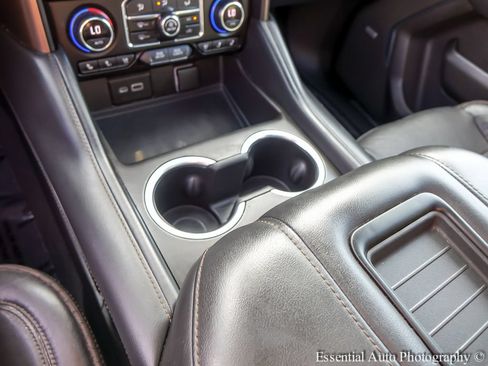 Used 2021 Chevrolet Suburban High Country AWD/4WD image 21