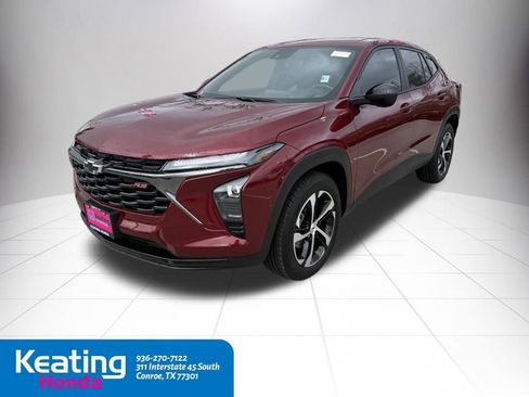 Used 2025 Chevrolet Trax RS w/ Sunroof Package image 4