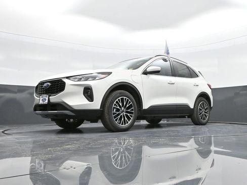 New 2025 Ford Escape SE image 38