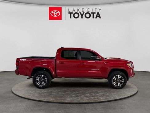 Used 2018 Toyota Tacoma TRD Sport RWD image 11
