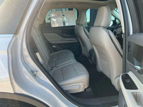 Used 2021 Lincoln Corsair Reserve w/ Equipment Group 201A image 19