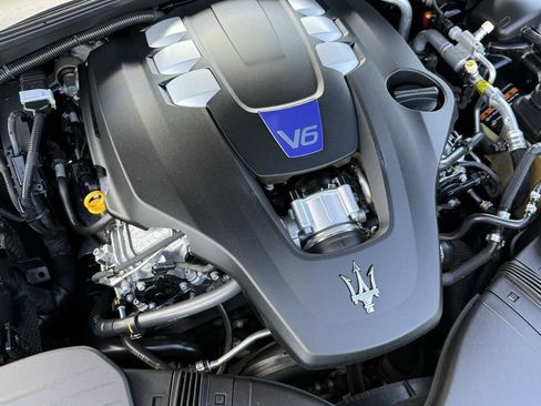 Used 2021 Maserati Quattroporte S GranLusso RWD image 36