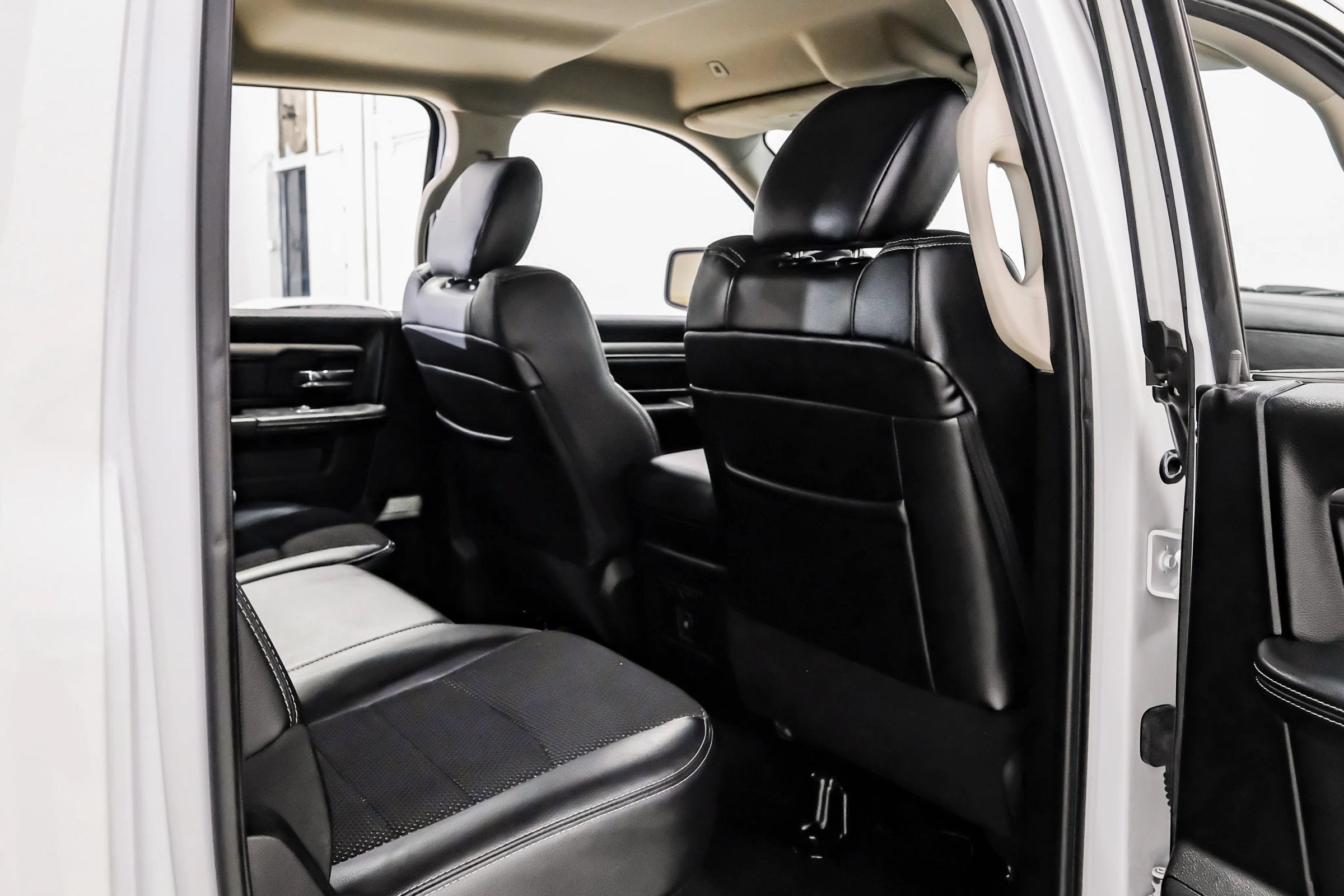 Used 2018 RAM 1500 Sport w/ Quick Order Package 26Q Night AWD/4WD image 44