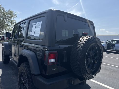 Used 2022 Jeep Wrangler Unlimited Sport AWD/4WD image 6