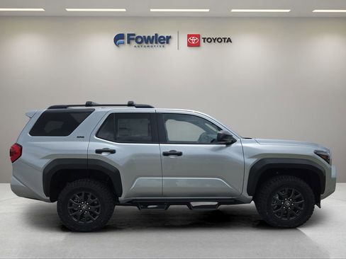 New 2026 Toyota 4Runner SR5 AWD/4WD image 8