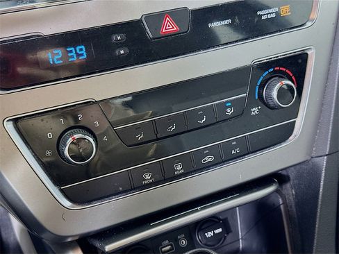 Used 2015 Hyundai Sonata SE image 22