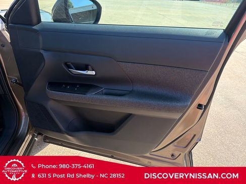 Certified 2025 Nissan Kicks SV FWD image 35