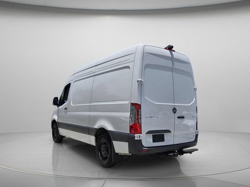 Used 2025 Mercedes-Benz Sprinter 2500 image 7