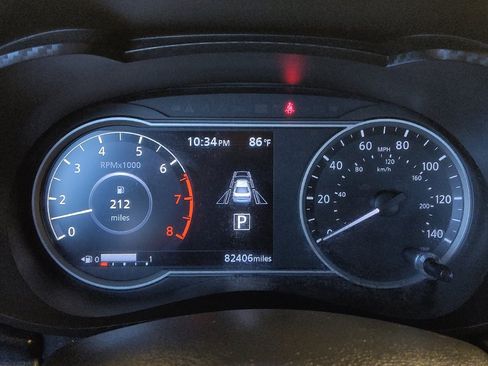 Used 2020 Nissan Versa SR FWD image 23