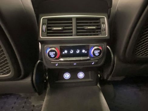 Used 2018 Audi Q7 3.0T Prestige image 11