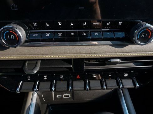 New 2025 Chevrolet Colorado ZR2 w/ Technology Package image 16