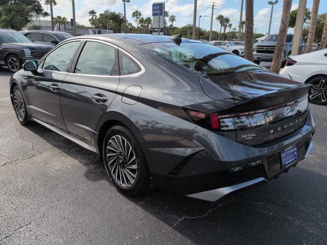 Certified 2026 Hyundai Sonata Limited FWD image 6