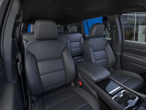 New 2026 Chevrolet Traverse LT w/ LPO, Floor Liner Package image 42