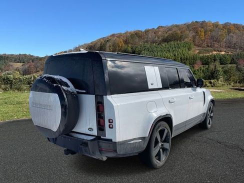Used 2023 Land Rover Defender 130 X-Dynamic SE image 7