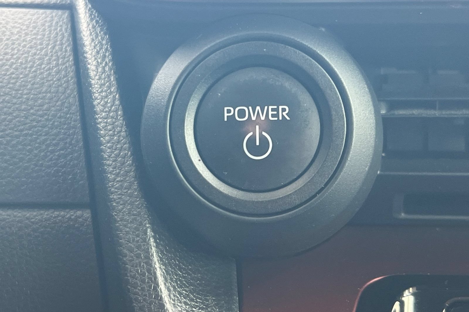 Used 2024 Toyota Prius Prime FWD image 19