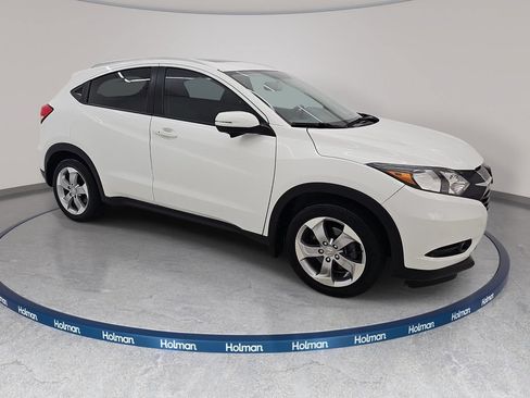 Used 2017 Honda HR-V EX-L image 4