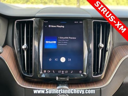 Used 2023 Volvo XC60 T8 Plus image 27