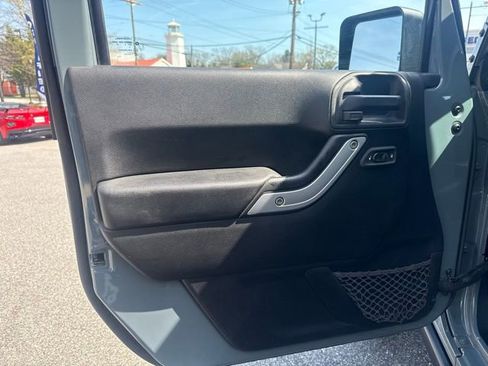 Used 2014 Jeep Wrangler Unlimited Rubicon w/ Connectivity Group image 36