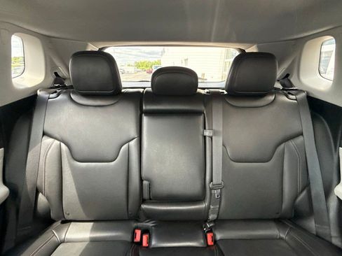 Used 2022 Jeep Compass Limited AWD/4WD image 11