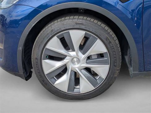 Used 2021 Tesla Model Y Long Range AWD/4WD image 22