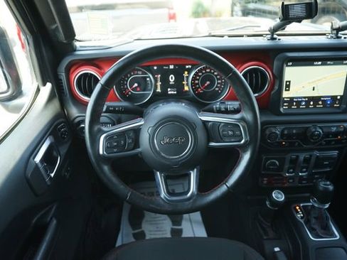 Used 2018 Jeep Wrangler Rubicon AWD/4WD image 17
