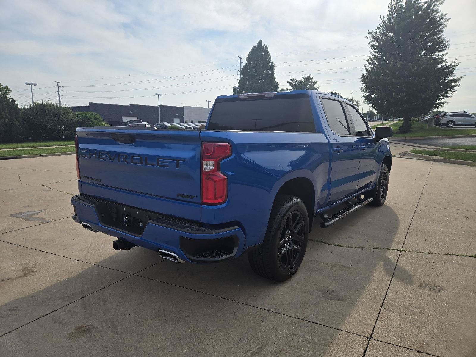 Used 2023 Chevrolet Silverado 1500 RST AWD/4WD image 3