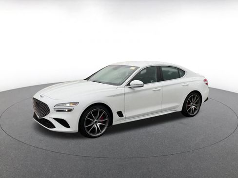 Used 2025 Genesis G70 2.5T image 7
