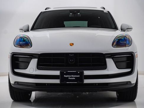 Certified 2026 Porsche Macan AWD/4WD image 6