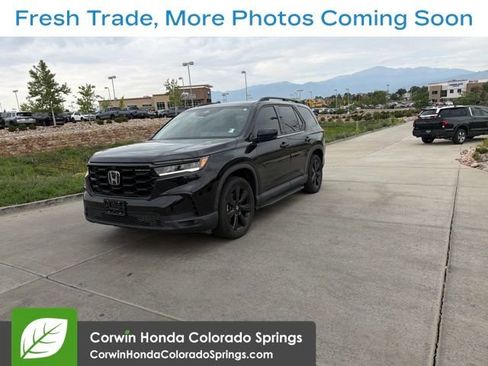 Used 2025 Honda Pilot Black Edition image 3