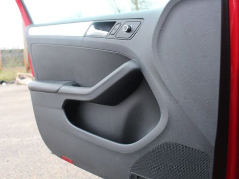 Used 2014 Volkswagen Jetta SE image 10