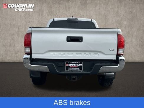 Used 2017 Toyota Tacoma TRD Off-Road image 7