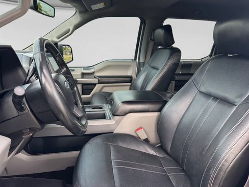 Used 2019 Ford F150 XLT w/ Equipment Group 302A Luxury AWD/4WD image 10