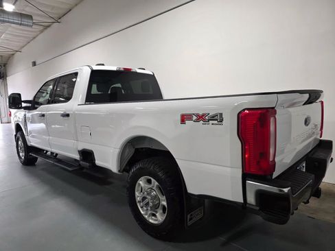 Used 2025 Ford F350 XLT w/ FX4 Off-Road Package AWD/4WD image 3