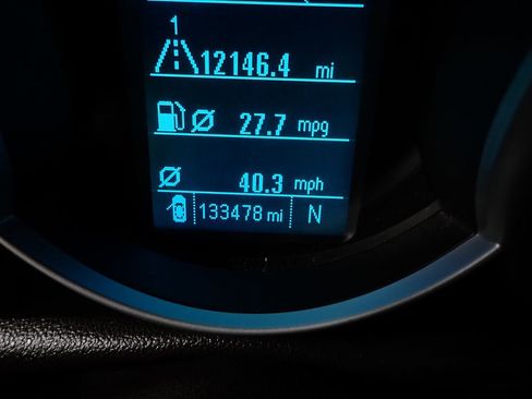 Used 2013 Chevrolet Cruze LS image 29