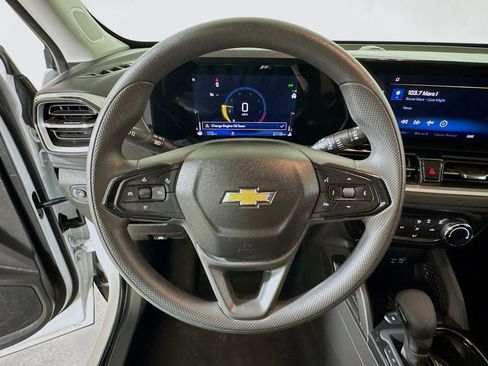 Used 2025 Chevrolet TrailBlazer LT image 9