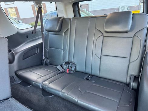 Used 2016 Chevrolet Suburban LT w/ Luxury Package AWD/4WD image 25