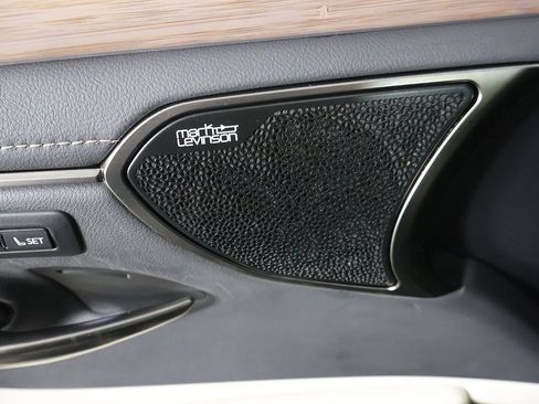 Used 2023 Lexus ES 350 w/ Ultra Luxury Package image 40