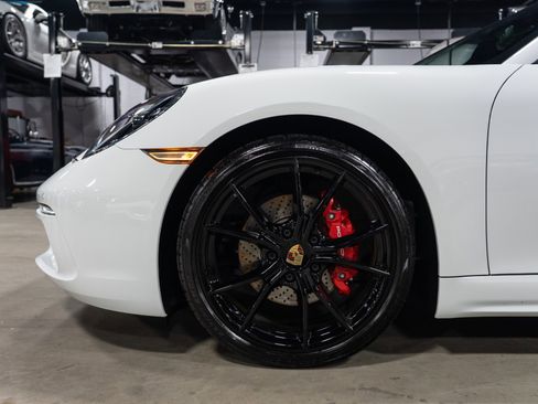 Used 2024 Porsche 718 Cayman S image 2