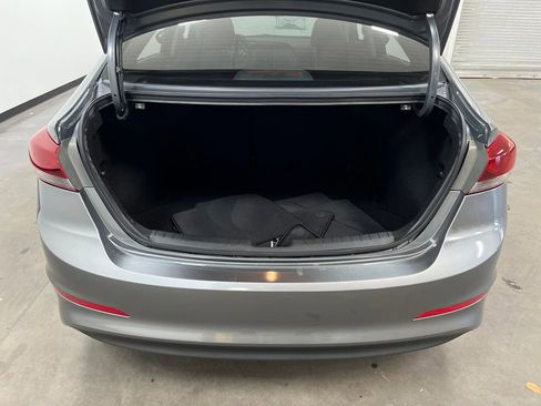 Used 2017 Hyundai Elantra SE image 25