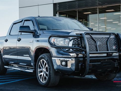 Used 2018 Toyota Tundra SR5 image 3