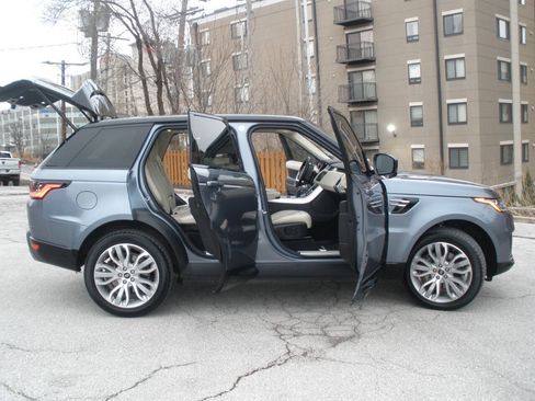 Used 2020 Land Rover Range Rover Sport HSE AWD/4WD image 24