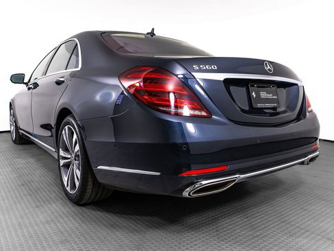 Used 2018 Mercedes-Benz S 560 Sedan image 4
