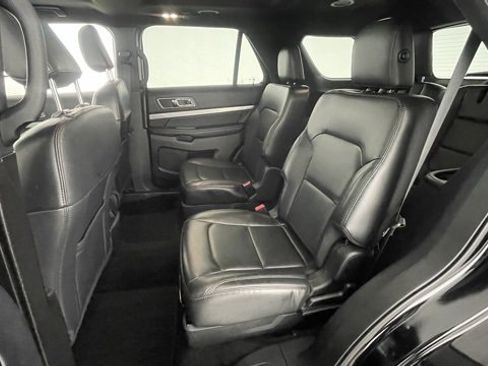 Used 2019 Ford Explorer XLT w/ Equipment Group 202A image 45