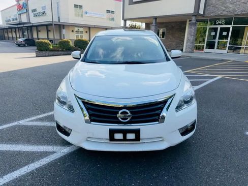 Used 2015 Nissan Altima 2.5 SV w/ Convenience Package FWD image 8