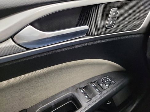 Used 2018 Ford Fusion S FWD image 27