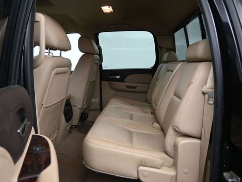 Used 2011 GMC Sierra 2500 Denali w/ Suspension Package, Off-Road AWD/4WD image 23