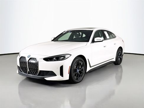 Certified 2023 BMW i4 eDrive35 w/ Premium Package image 3