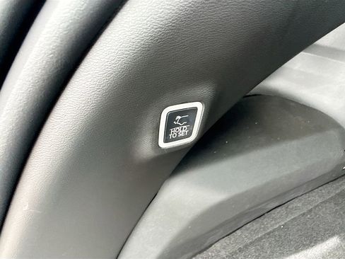 Used 2025 Jeep Wagoneer S Limited image 31