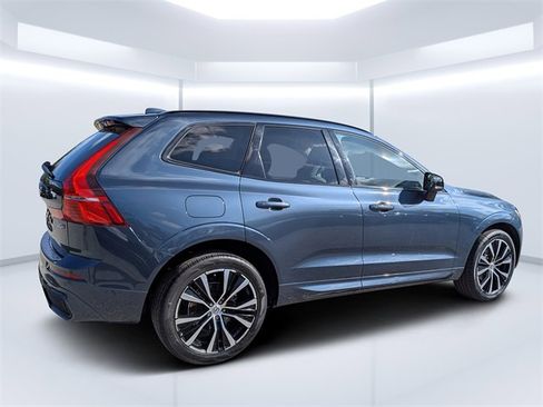 Used 2023 Volvo XC60 B5 Plus w/ Climate Package image 3