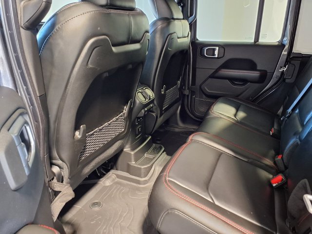 Used 2024 Jeep Wrangler Unlimited Rubicon w/ Convenience Group AWD/4WD image 13